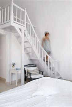 Отель 9 Muses Santorini